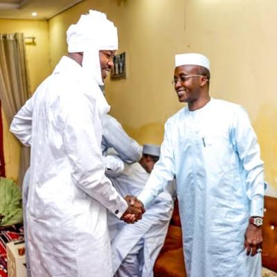 أعضاء البرلمان إلى جانب الشاري باغويرمي تكريما لرئيس الدولة