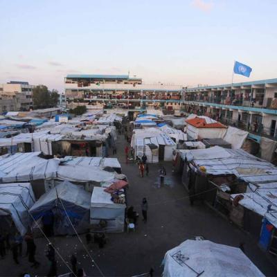 أونروا: 75 ألف نازح فلسطيني يحتمون في ملاجئ غزة